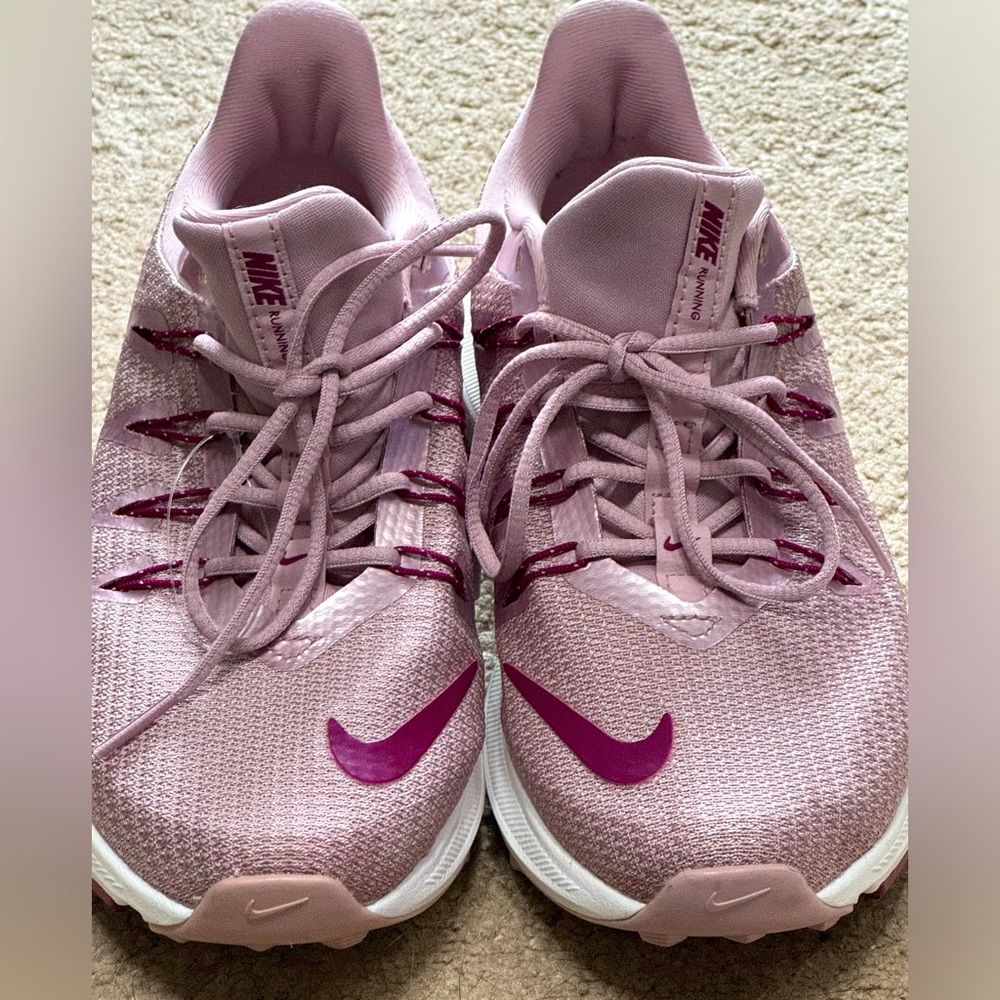Nike Running size 6.5 color pink